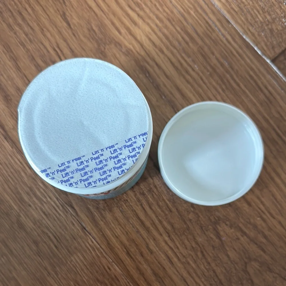 First Aid Beauty Facial Radiance Pads - Aqua and White - Picture 2 of 3